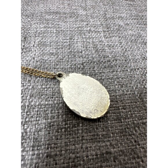 Vintage Gold Tone Praying Hands Pendant Necklace Womens Fashion Jewelry - Picture 3 of 5